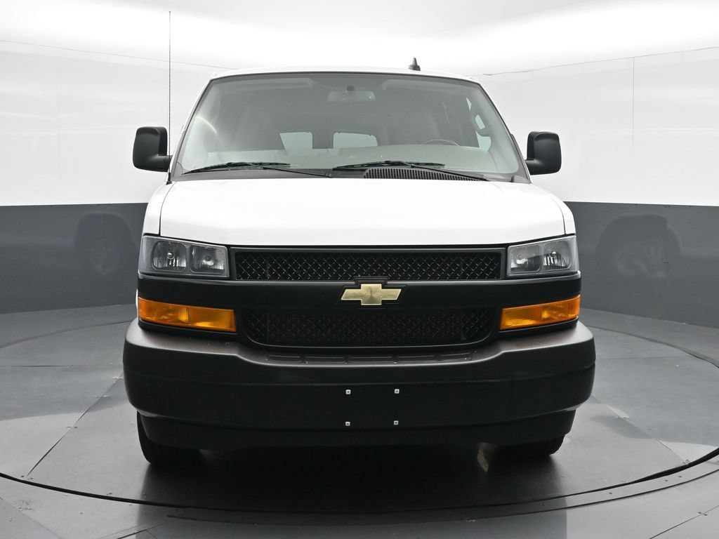 Used 2023 Chevrolet Express 3500 LS RWD image 2
