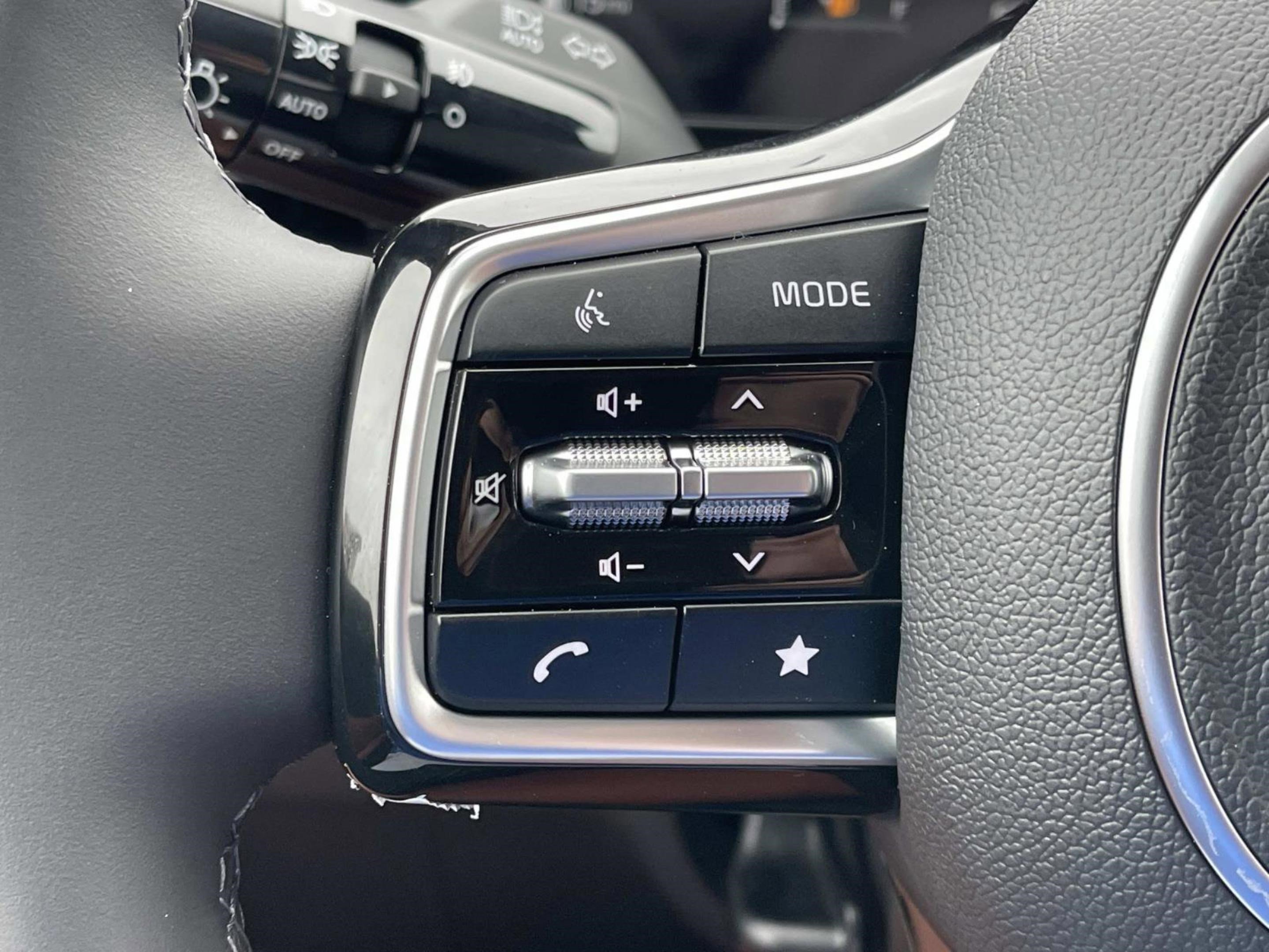 New 2026 Kia Carnival SX w/ SX Dark Edition Package image 36