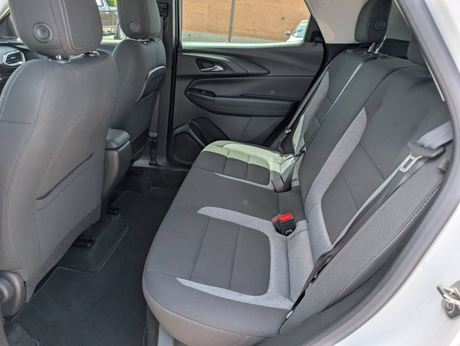Used 2023 Chevrolet TrailBlazer LS FWD image 14