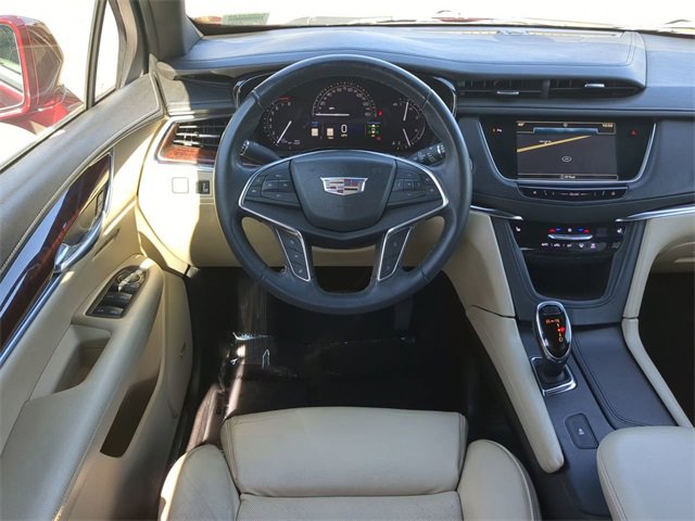 Used 2017 Cadillac XT5 Luxury w/ Driver Awareness Package image 16