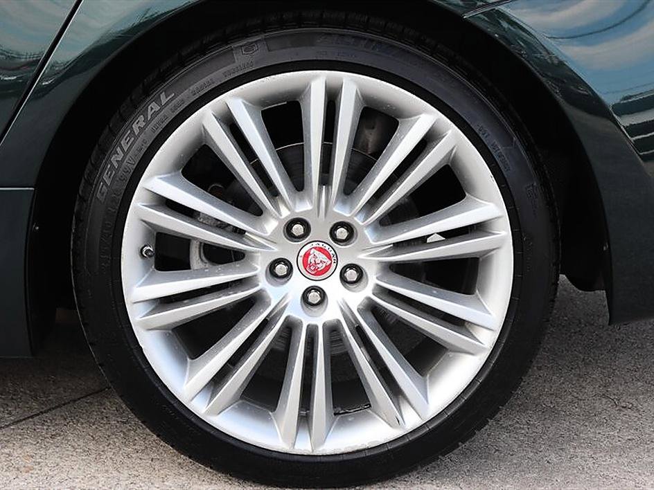 Used 2015 Jaguar XJ L Portfolio AWD/4WD image 58