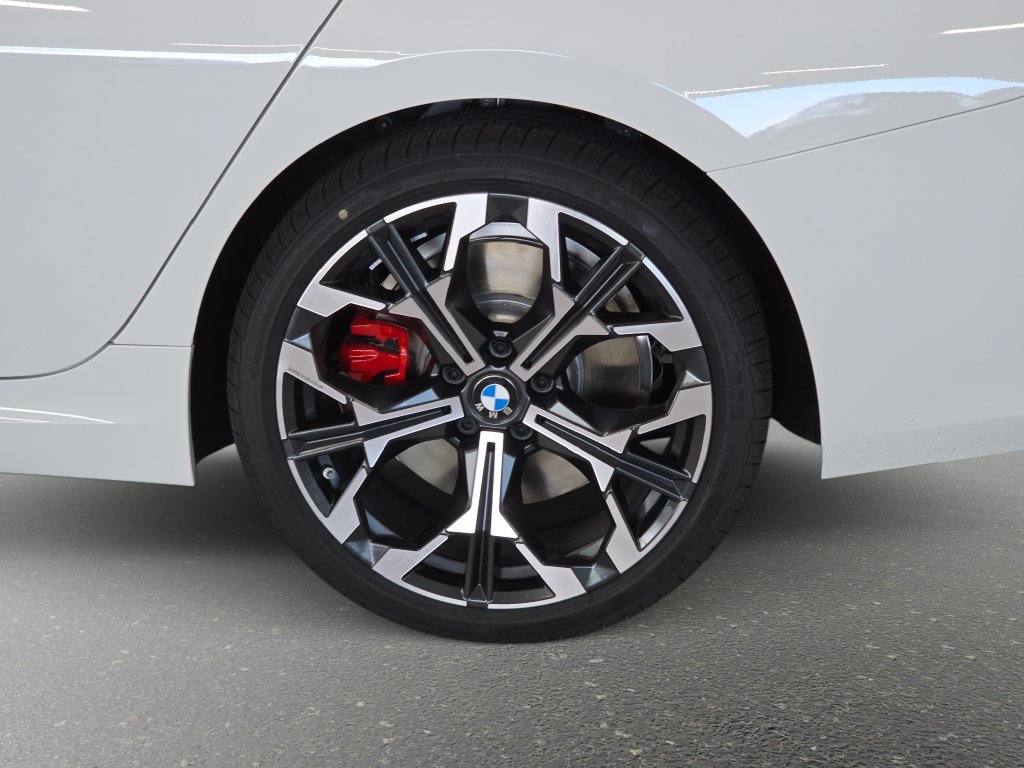 Certified 2026 BMW 330i Sedan w/ M Sport Package RWD image 25