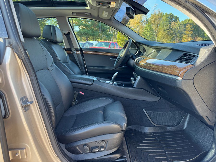 Used 2011 BMW 550i Gran Turismo xDrive image 19