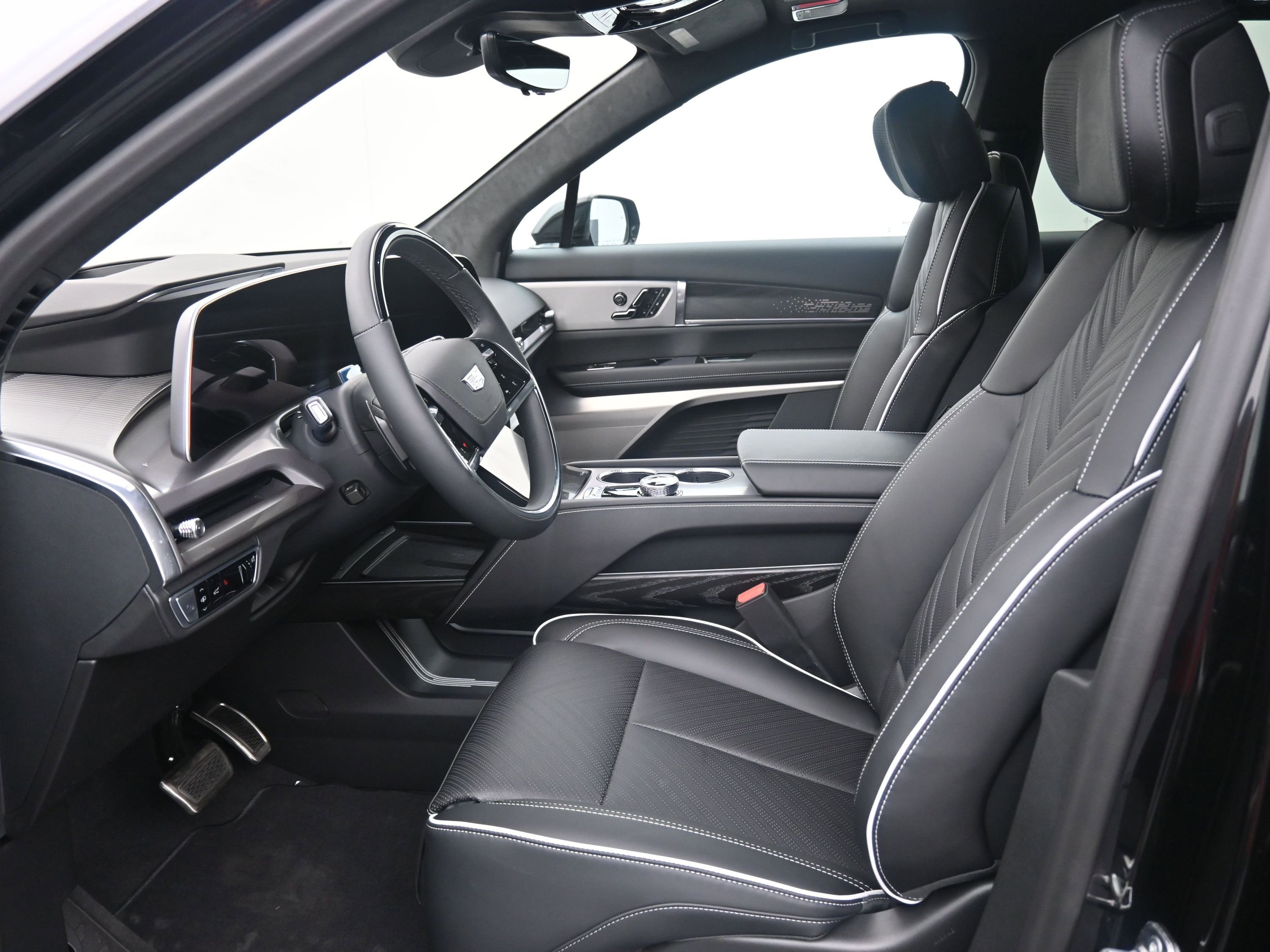 New 2026 Cadillac Vistiq Platinum w/ LPO, Floor Liner Package image 9