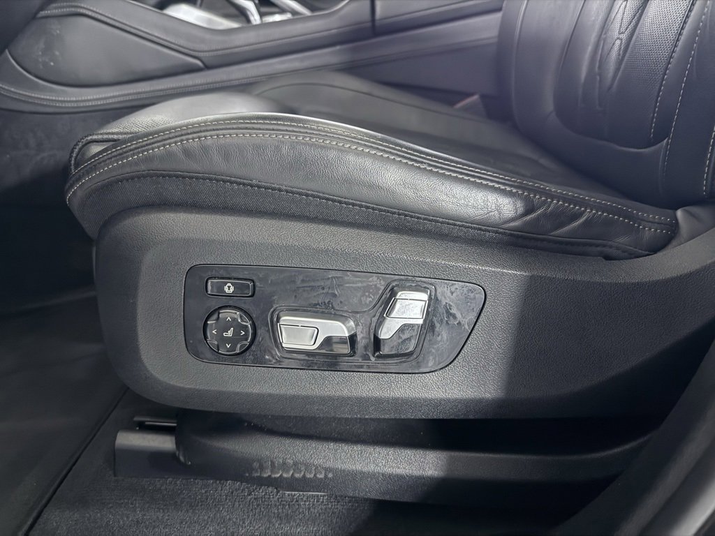 Used 2020 BMW X6 M50i w/ Executive Package image 20