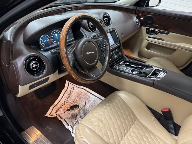 Used 2016 Jaguar XJ L Portfolio image 15