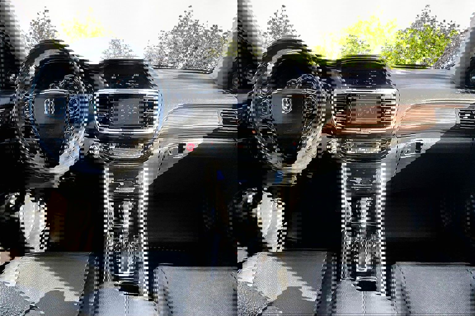 Used 2017 Honda Accord EX-L image 16