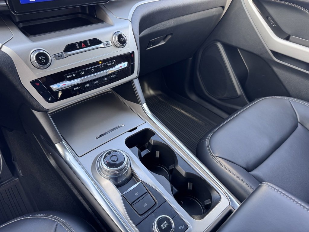 Used 2022 Ford Explorer XLT w/ Equipment Group 202A image 33