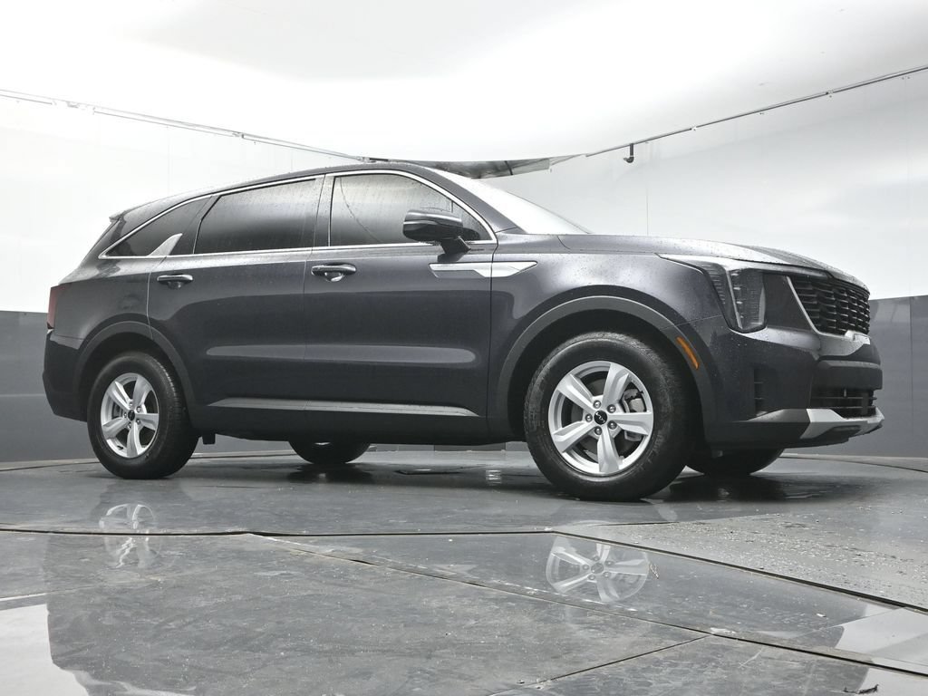 Used 2026 Kia Sorento LX FWD image 32