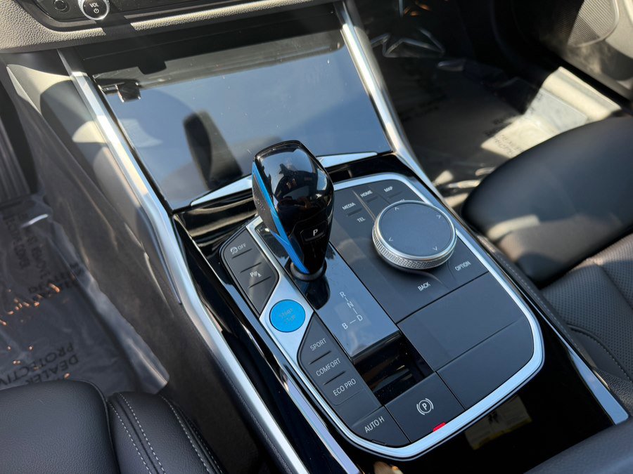 Used 2022 BMW i4 eDrive40 w/ Premium Package RWD image 32