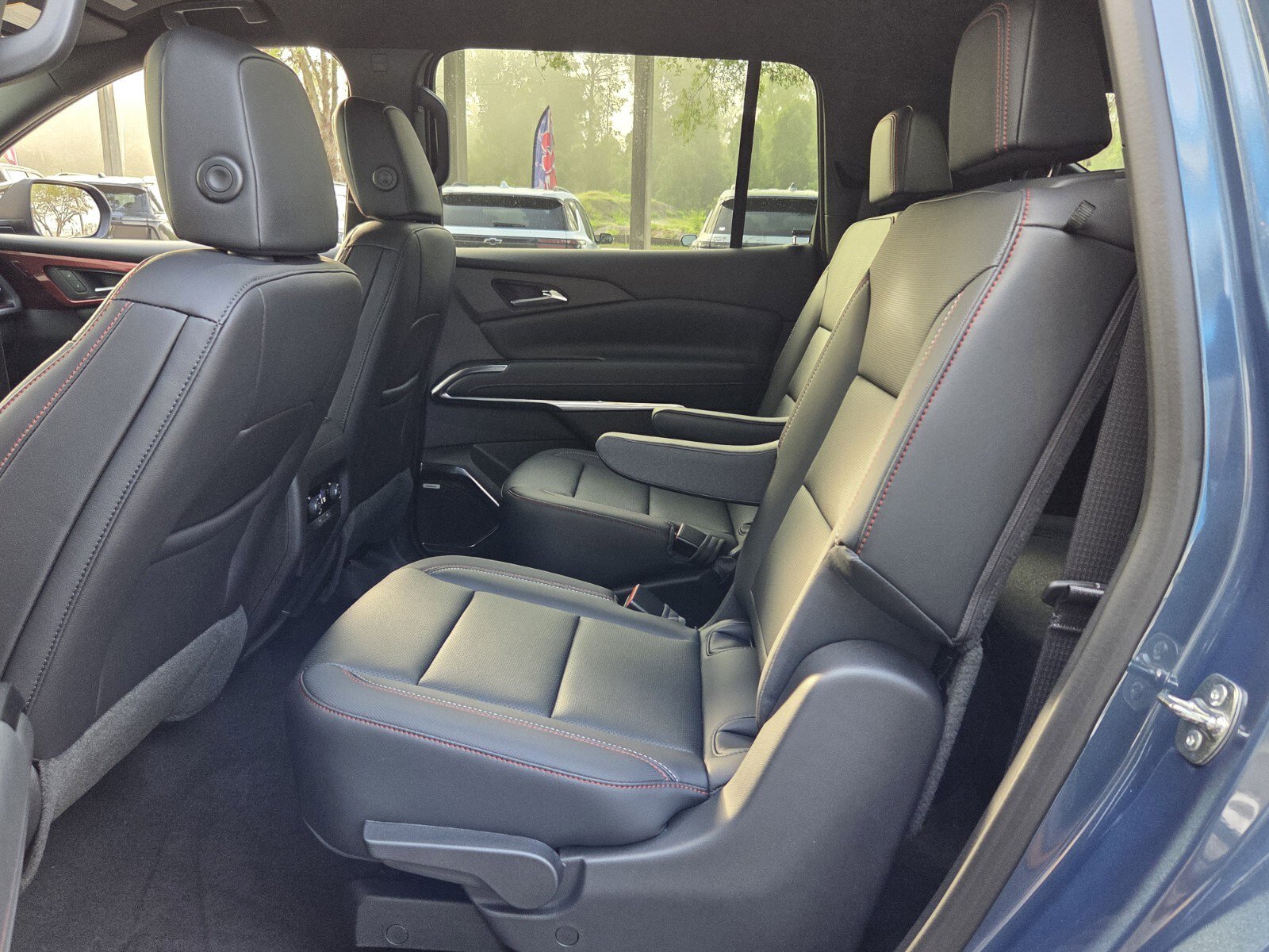 New 2026 Chevrolet Traverse Z71 w/ Enhanced Driving Package AWD/4WD image 16