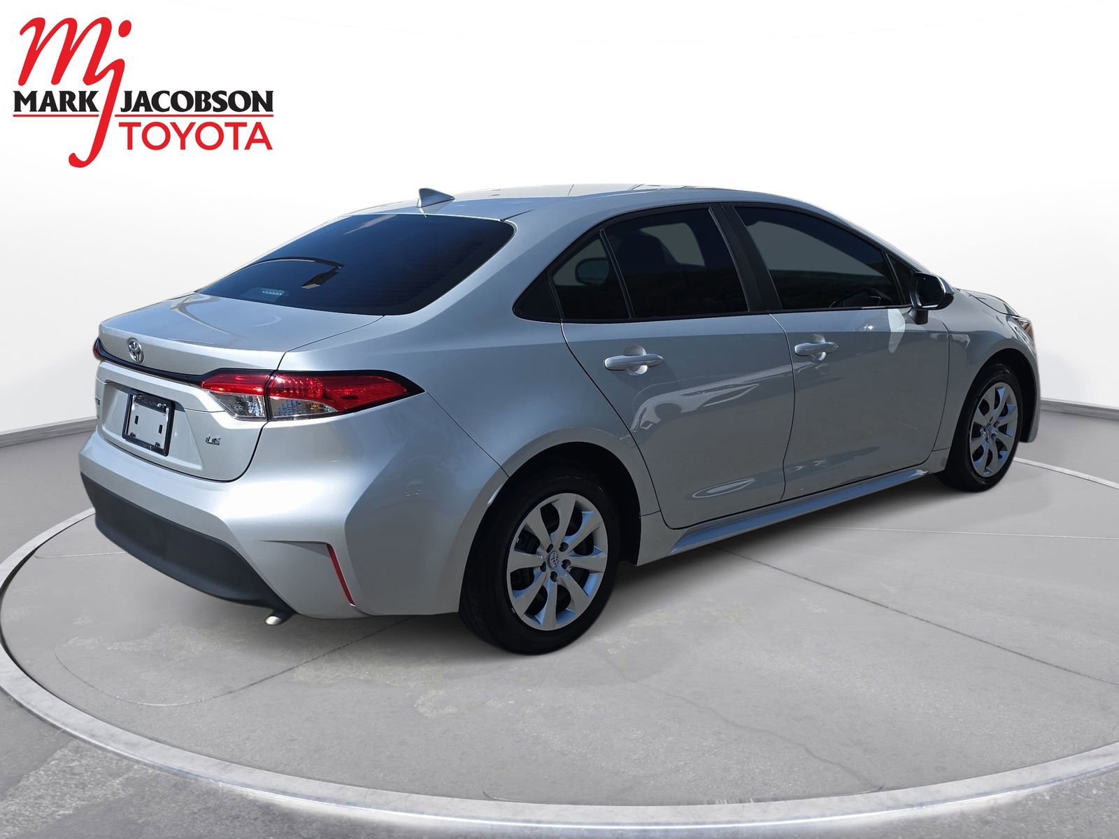 Used 2025 Toyota Corolla LE FWD image 5