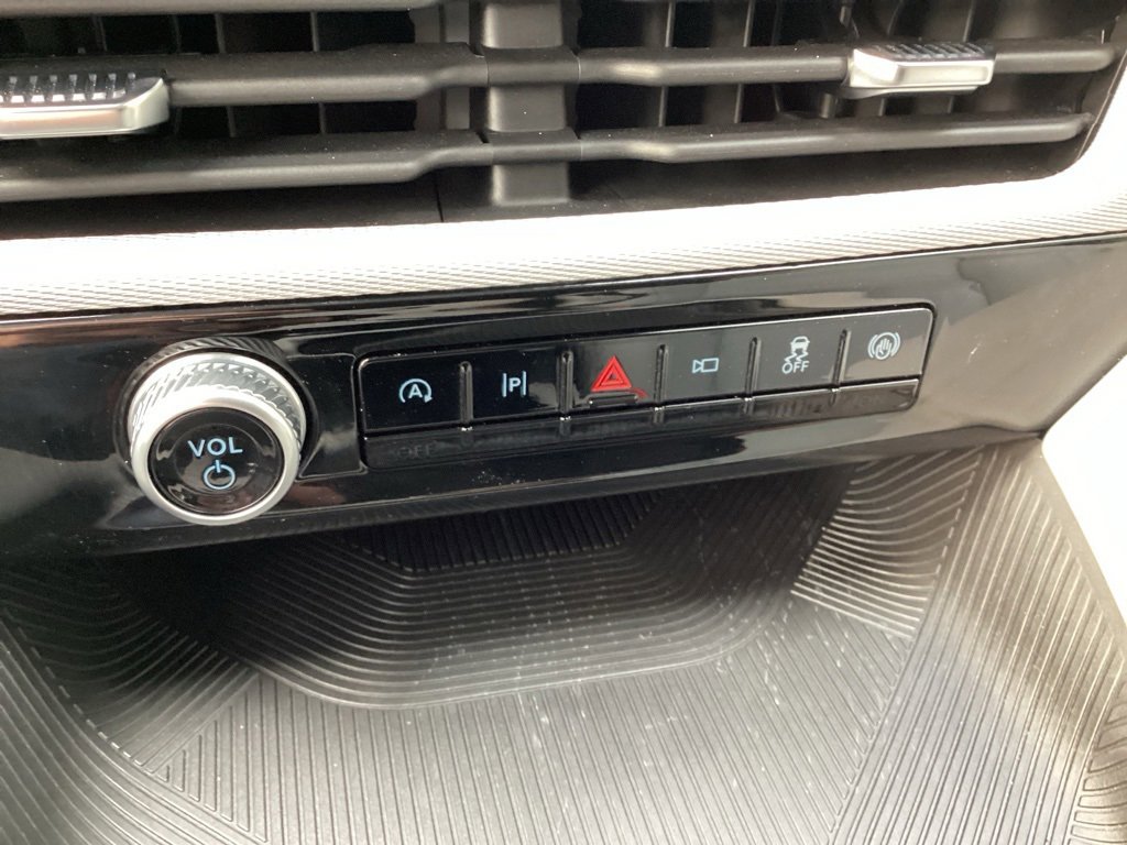 Used 2025 Ford Explorer Active w/ Active Comfort Package image 60