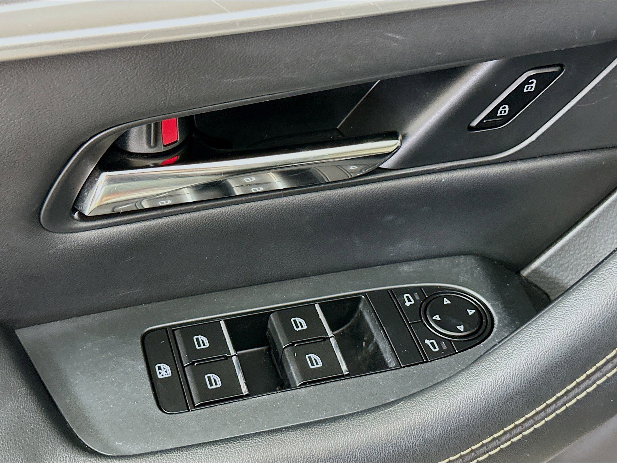 Used 2024 MAZDA CX-90 Plug-In Hybrid w/ Preferred AWD/4WD image 15