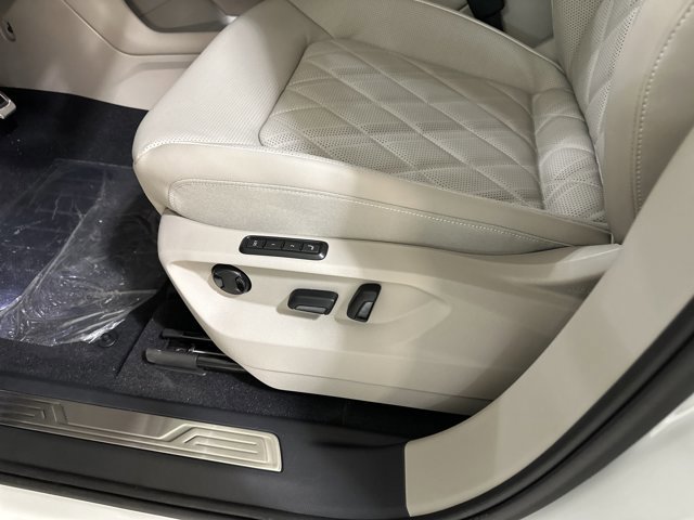 New 2026 Volkswagen Atlas SEL Premium R-Line image 17