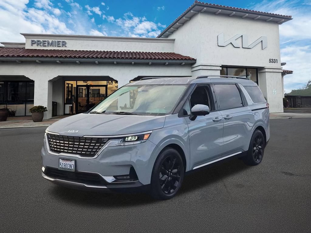 Certified 2023 Kia Carnival SX FWD image 4