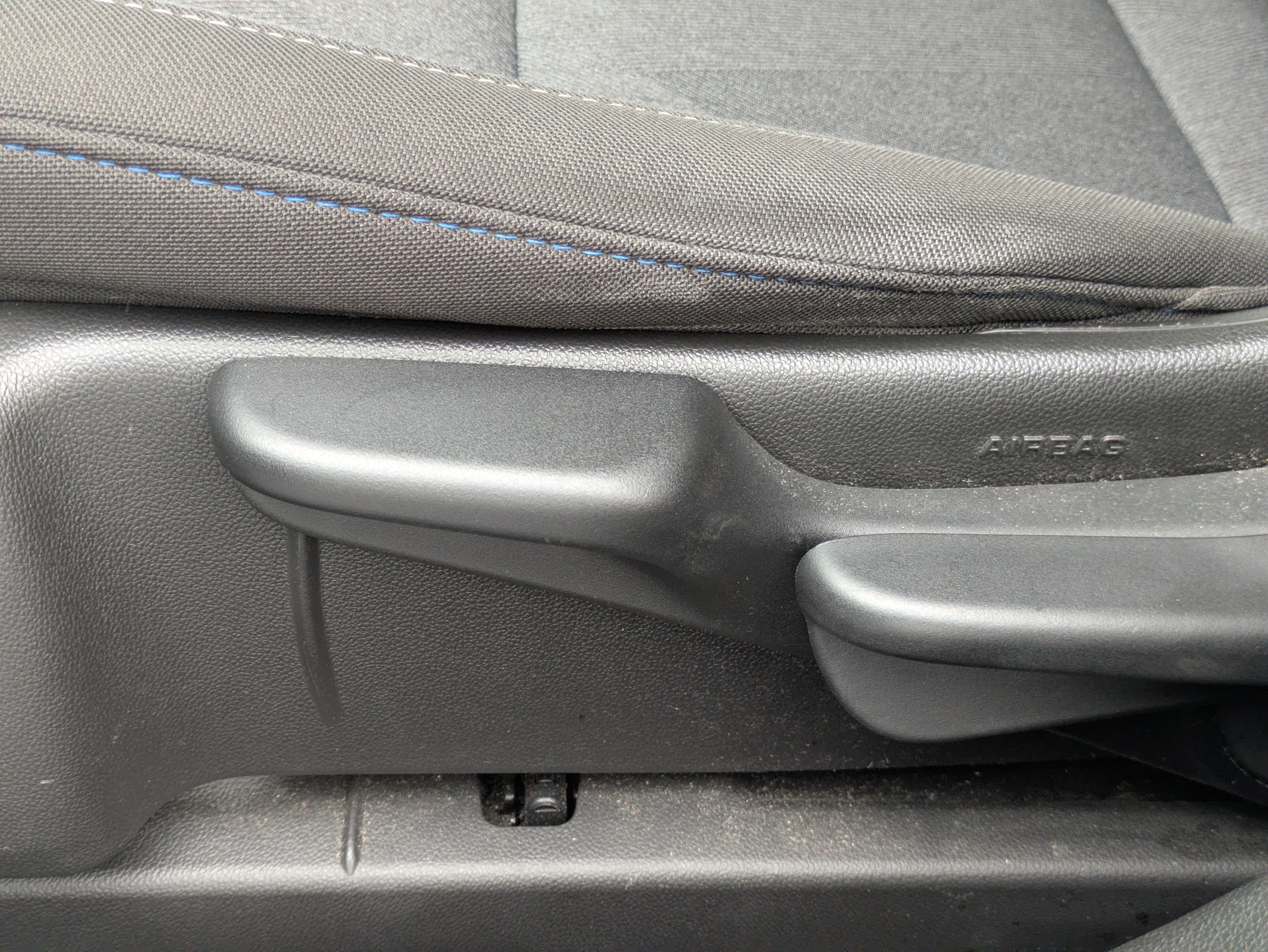 Used 2025 Chevrolet Trax LS FWD image 11