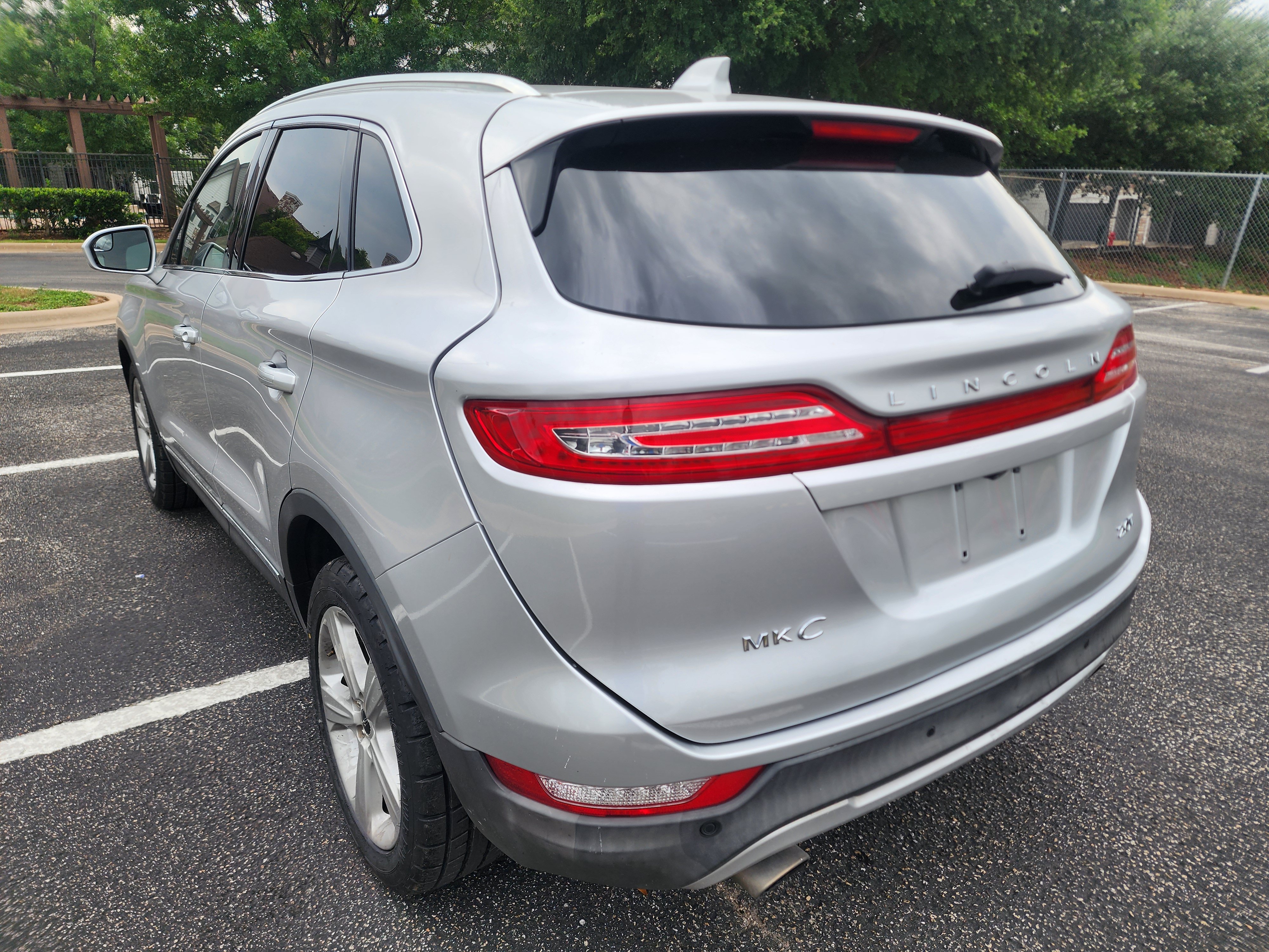 Used 2018 Lincoln MKC Premiere FWD image 4