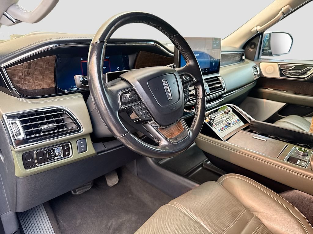 Used 2023 Lincoln Navigator L Black Label AWD/4WD image 10