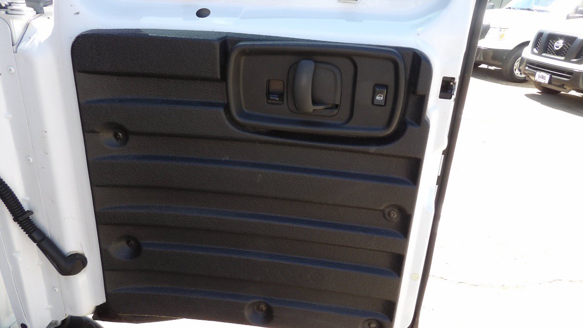 Used 2015 Chevrolet Express 2500 RWD image 30
