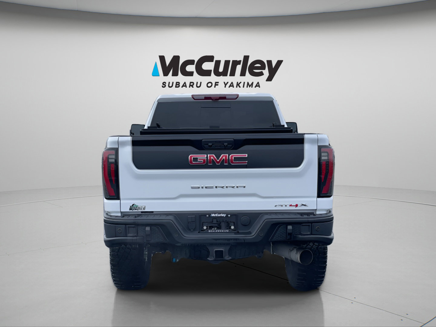 Used 2025 GMC Sierra 2500 AT4X w/ AT4X AEV Edition image 4