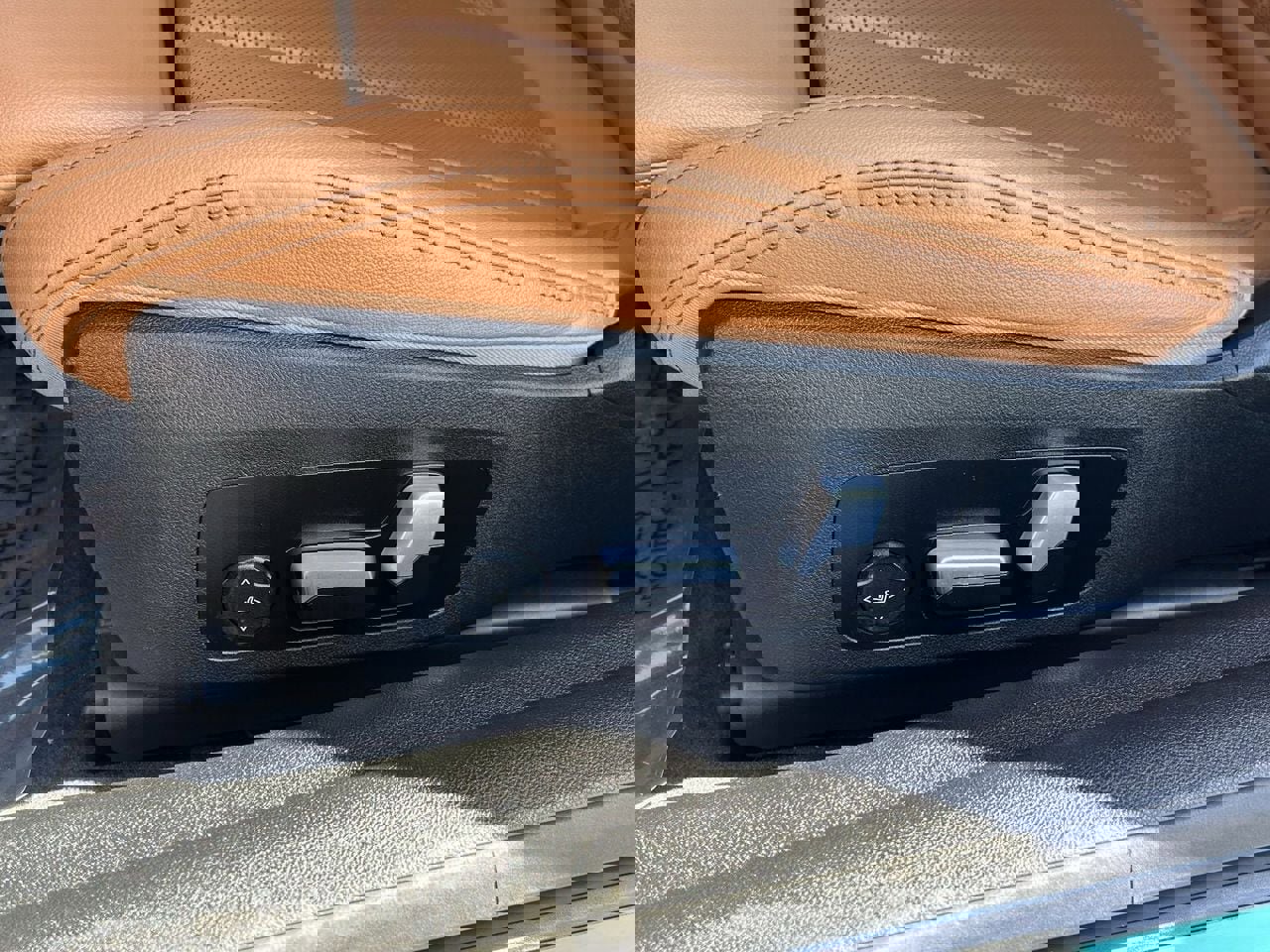 Used 2023 BMW 430i Coupe w/ Premium Package RWD image 17