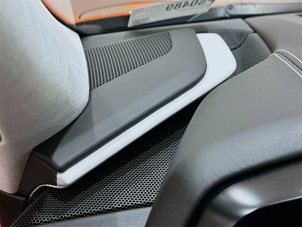 Used 2023 Chevrolet Corvette Stingray Premium Cpe w/ Z51 Performance Package image 18