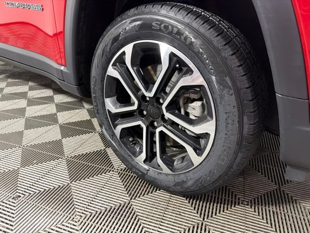 Used 2024 Jeep Compass Limited AWD/4WD image 2