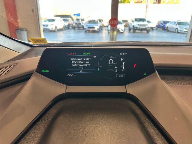 Used 2025 Toyota Prius Plug-In Hybrid FWD image 19