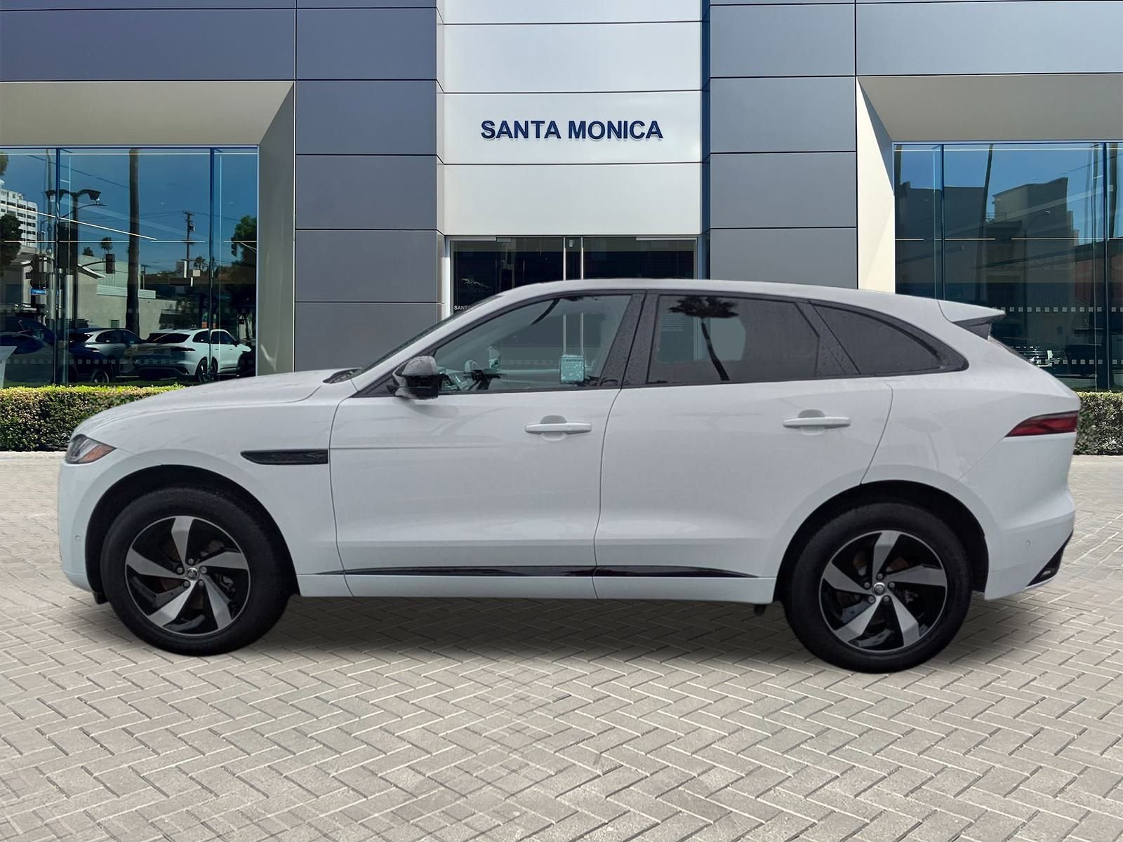 Used 2024 Jaguar F-PACE R-Dynamic S image 2