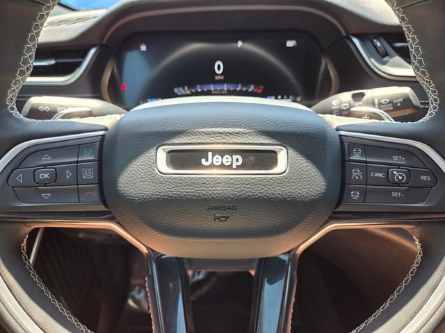 Used 2023 Jeep Grand Cherokee Altitude AWD/4WD image 29