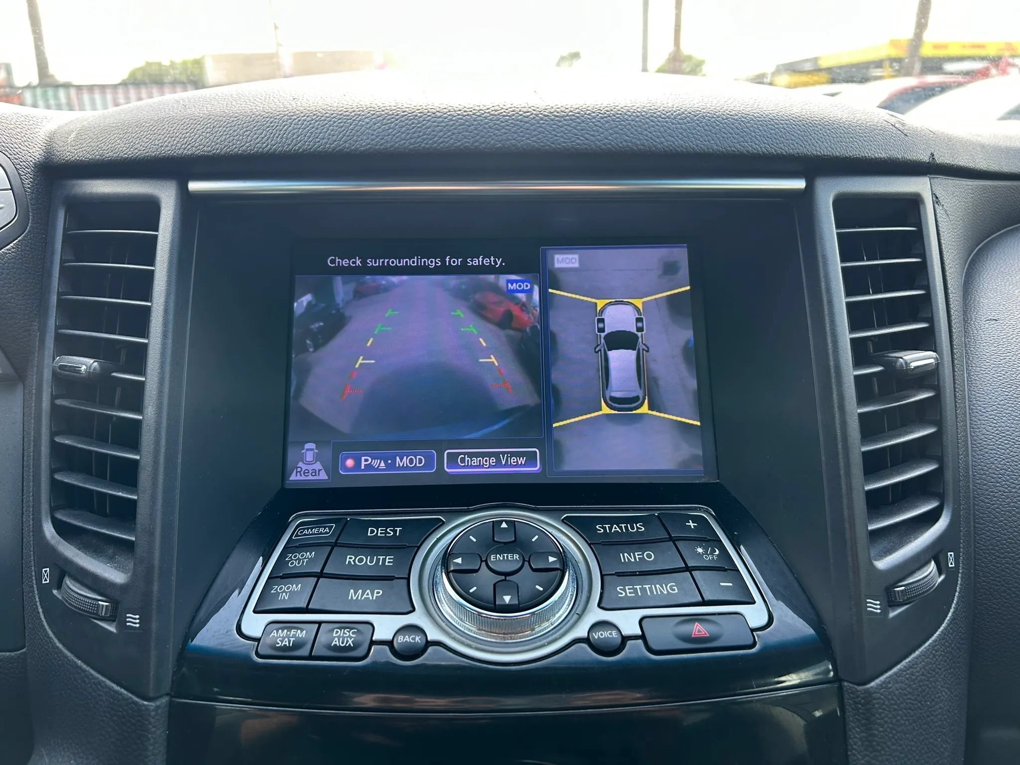 Used 2013 INFINITI FX37 AWD w/ Premium Pkg image 25