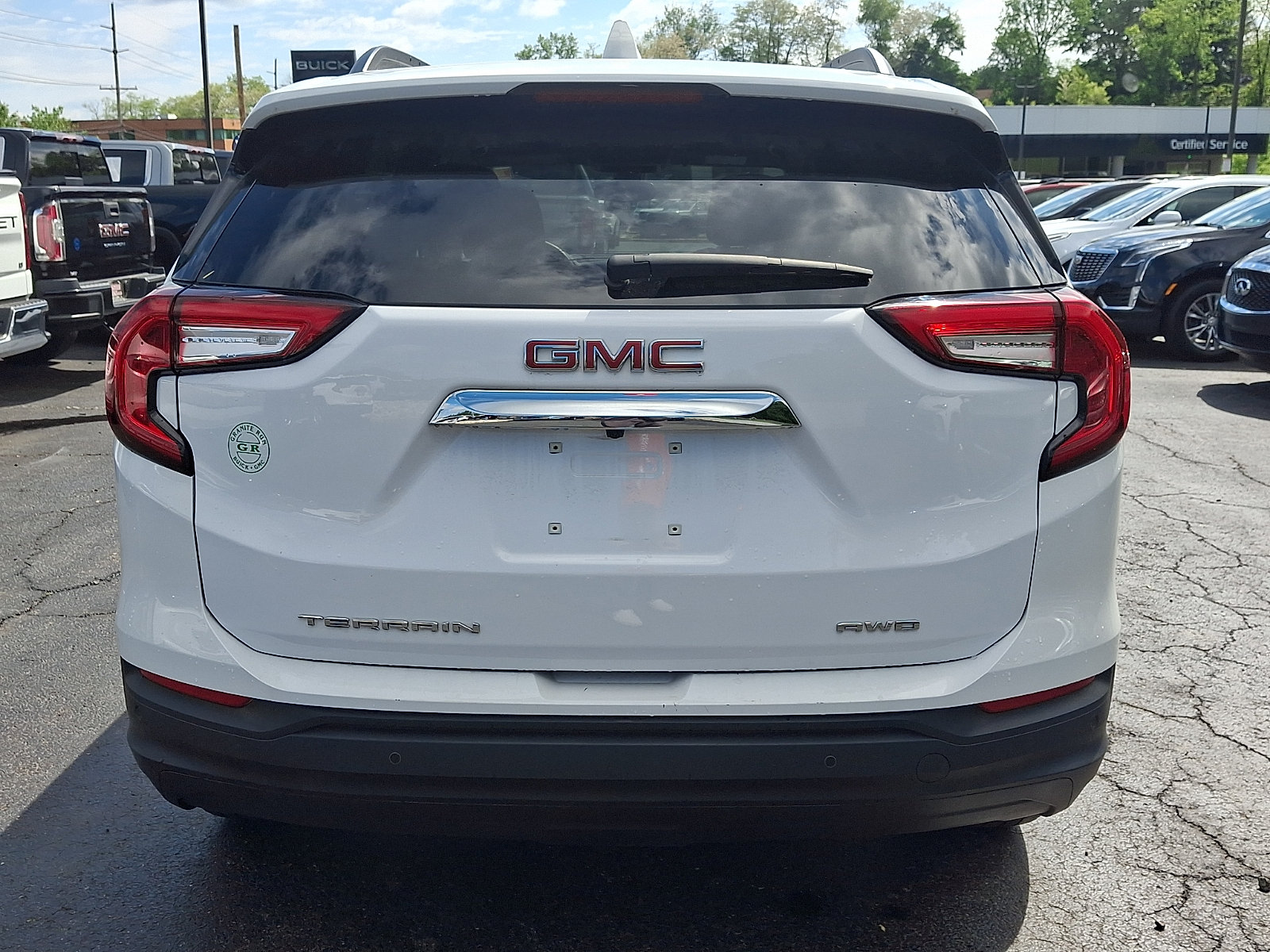 Used 2024 GMC Terrain SLE w/ Driver Convenience Package AWD/4WD image 5