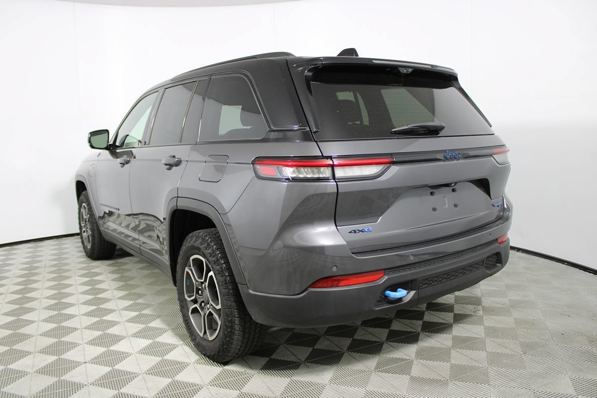 Used 2022 Jeep Grand Cherokee Trailhawk w/ Advanced Protech Group II AWD/4WD image 4