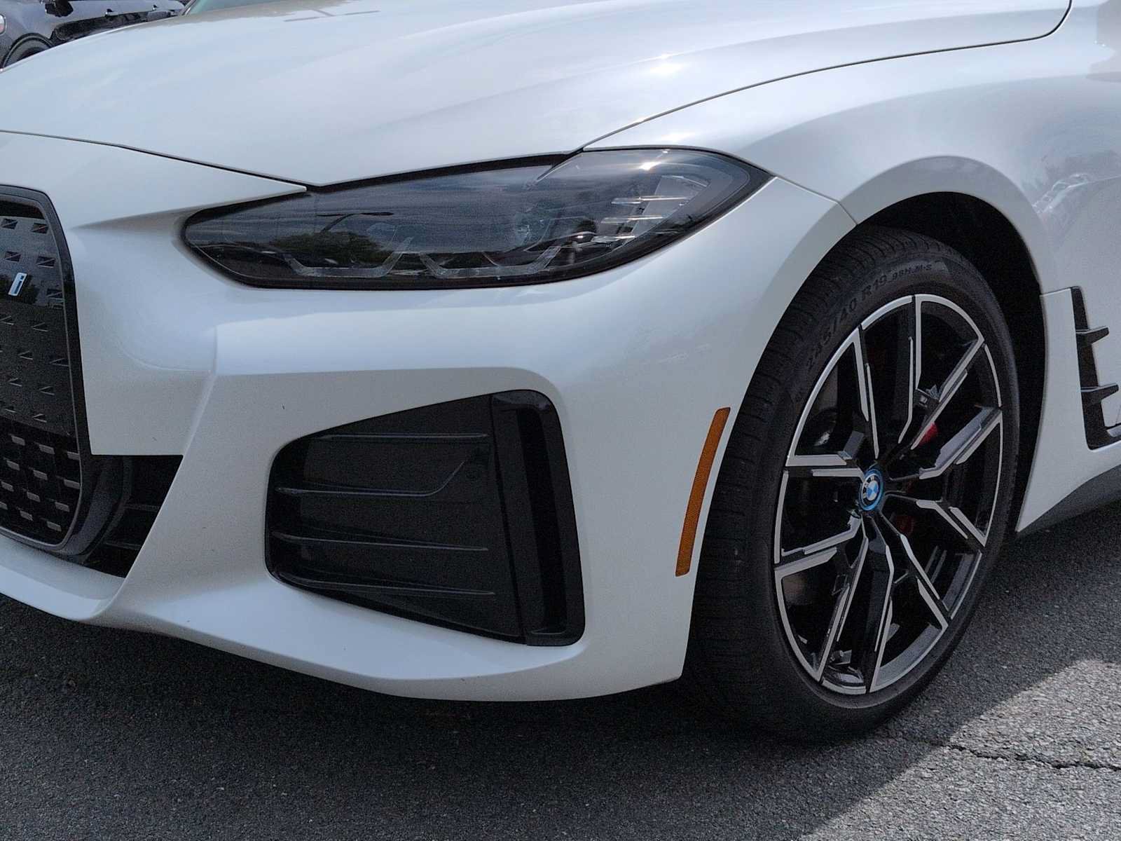 Used 2023 BMW i4 eDrive40 w/ M Sport Package RWD image 11
