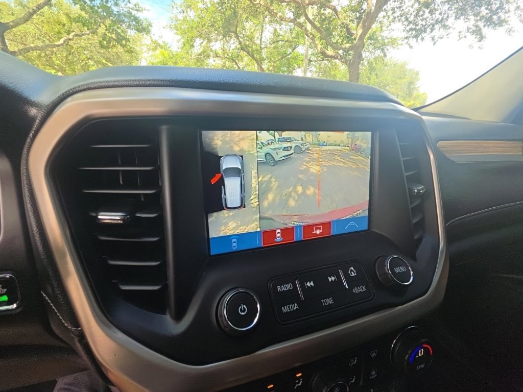 Used 2017 GMC Acadia Denali w/ Technology Package FWD image 24