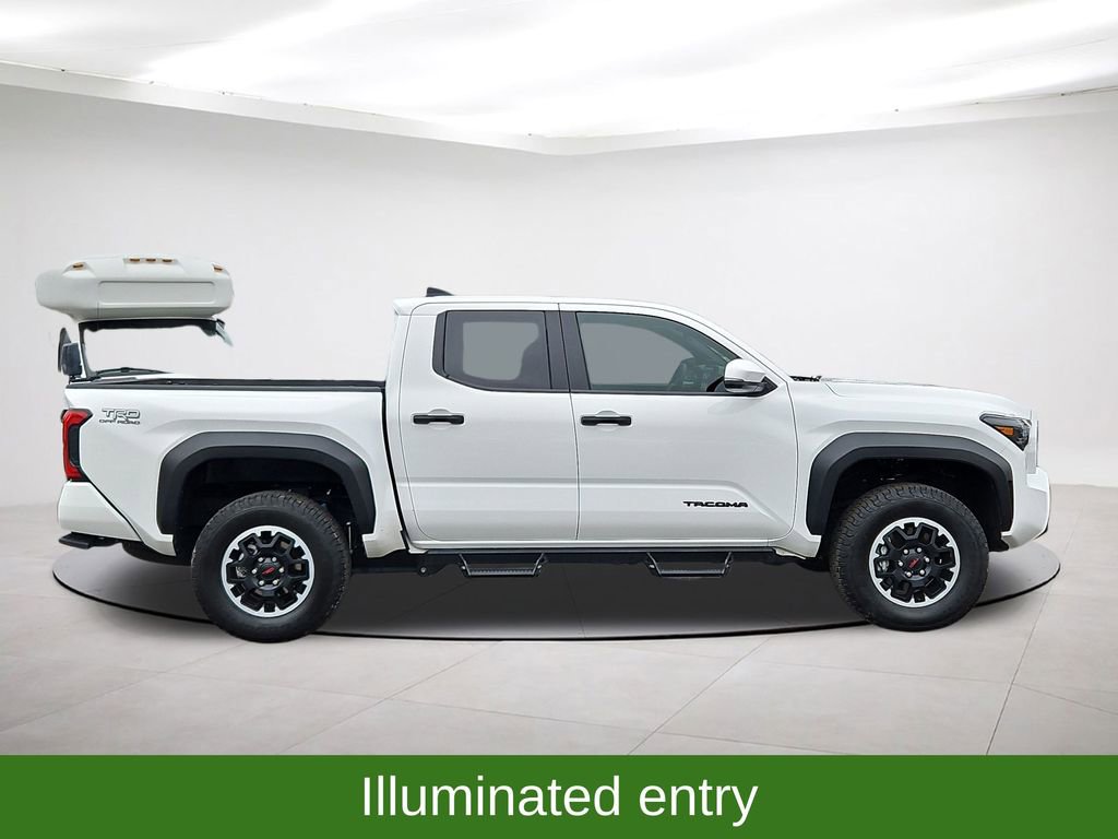 Used 2025 Toyota Tacoma TRD Off-Road image 8