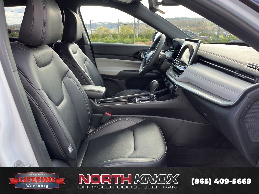 Used 2025 Jeep Compass Limited image 24