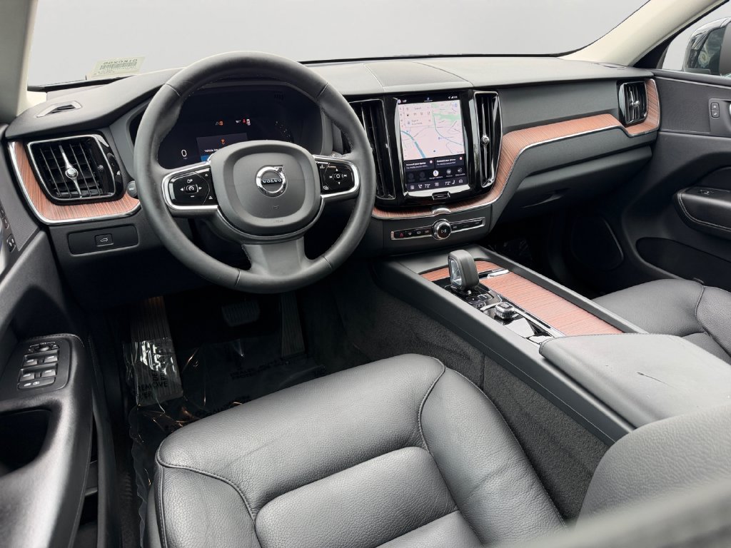 Certified 2024 Volvo XC60 B5 Plus w/ Protection Package Premier AWD/4WD image 13