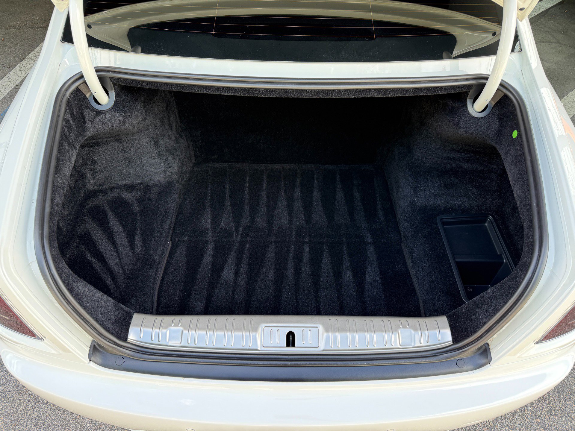 Used 2011 Rolls-Royce Ghost image 33