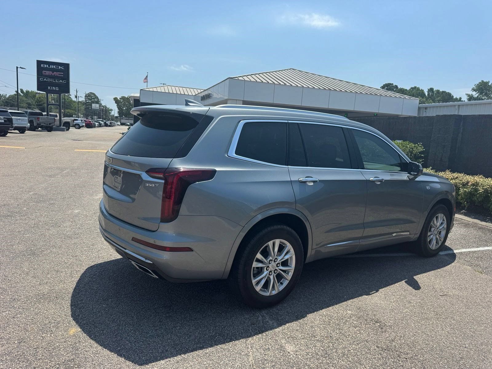 Certified 2024 Cadillac XT6 Luxury FWD image 11
