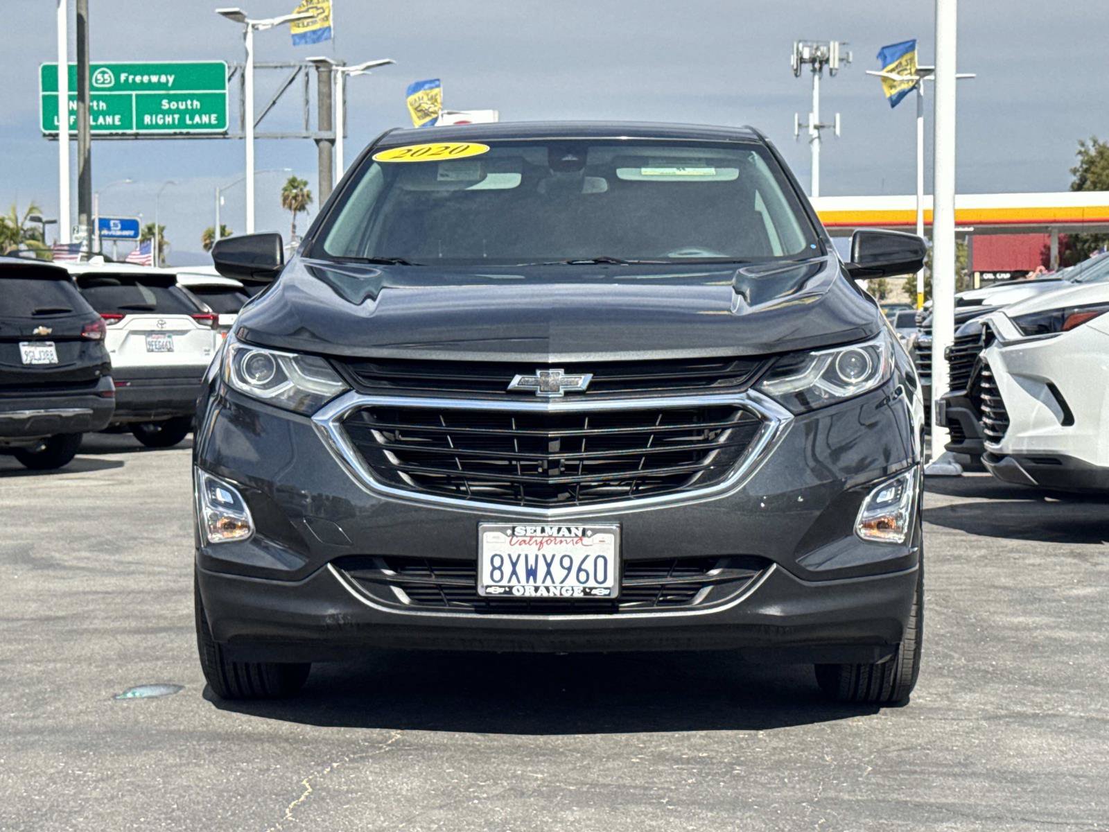 Used 2020 Chevrolet Equinox LT FWD image 2