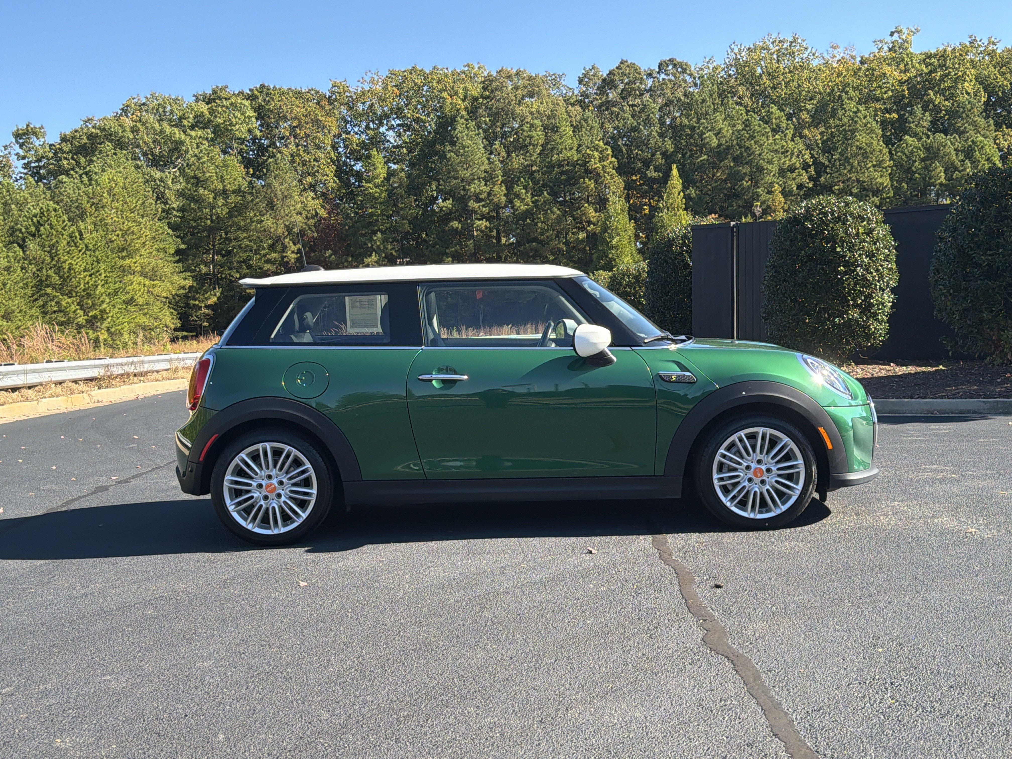 Used 2024 MINI Cooper SE FWD image 5