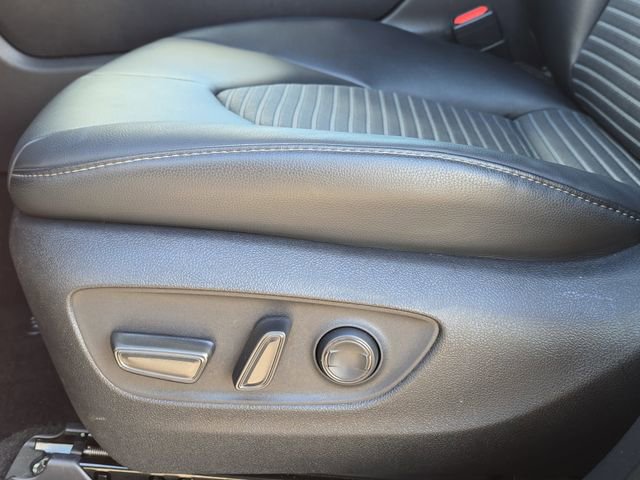 Used 2025 Toyota Highlander XSE image 30