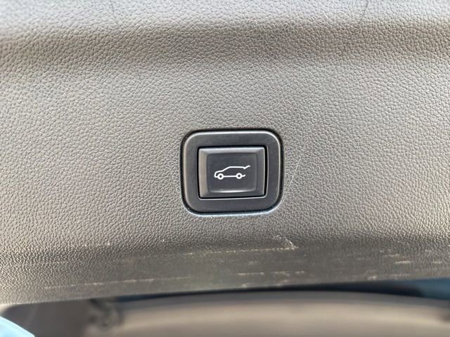 Used 2022 Chevrolet Tahoe LT w/ Luxury Package image 23