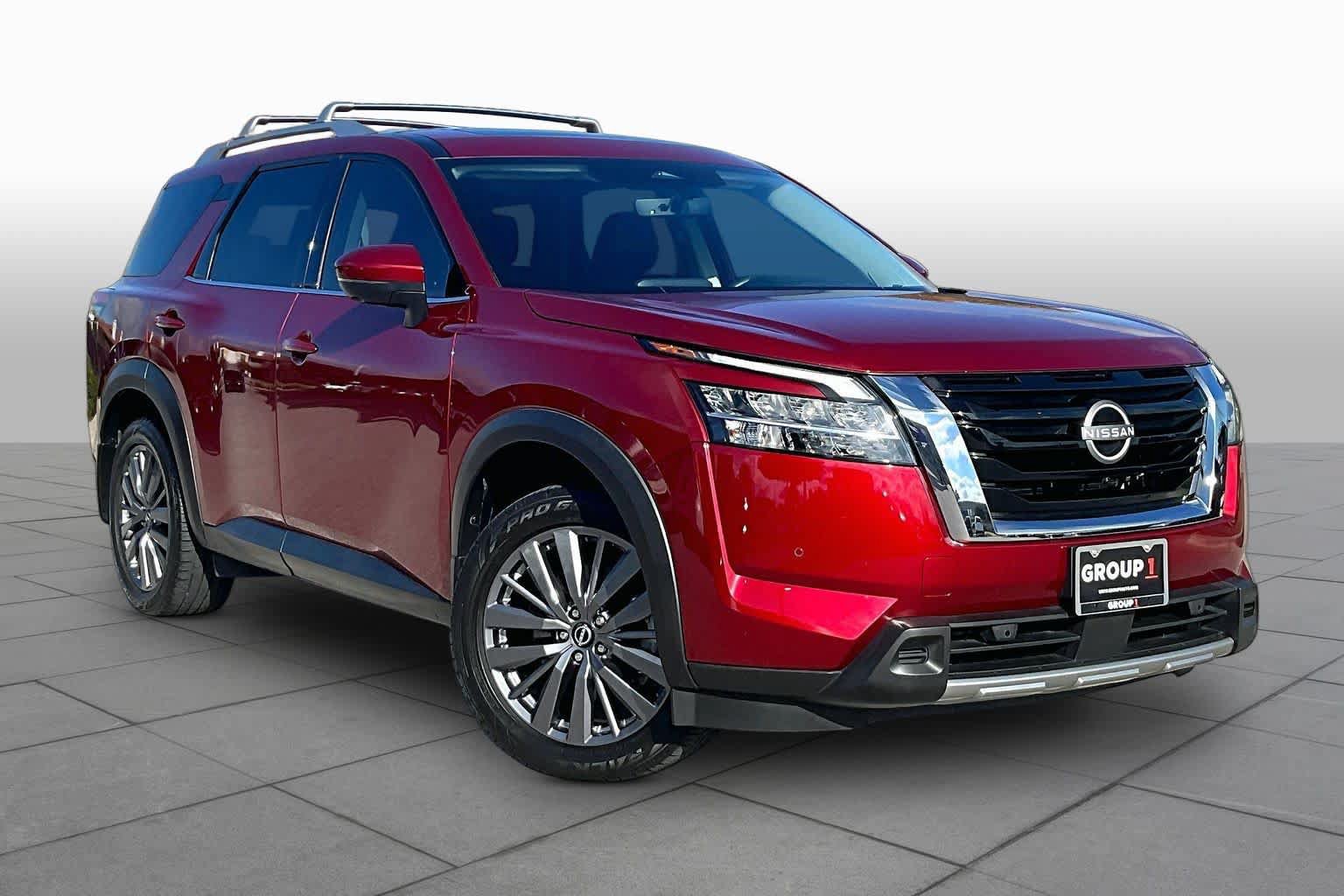 Used 2023 Nissan Pathfinder SL w/ SL Premium Package FWD image 3