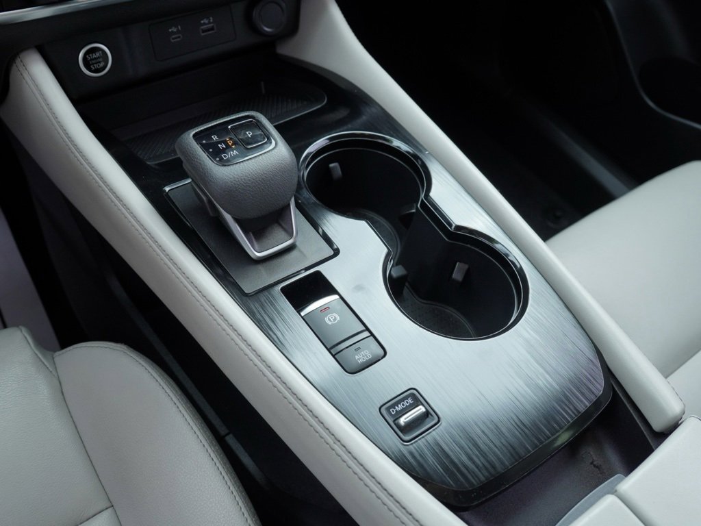 Used 2023 Nissan Rogue SL w/ SL Premium Package image 20