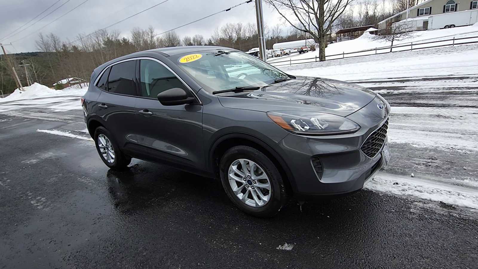 Used 2022 Ford Escape SE w/ Convenience Package image 2