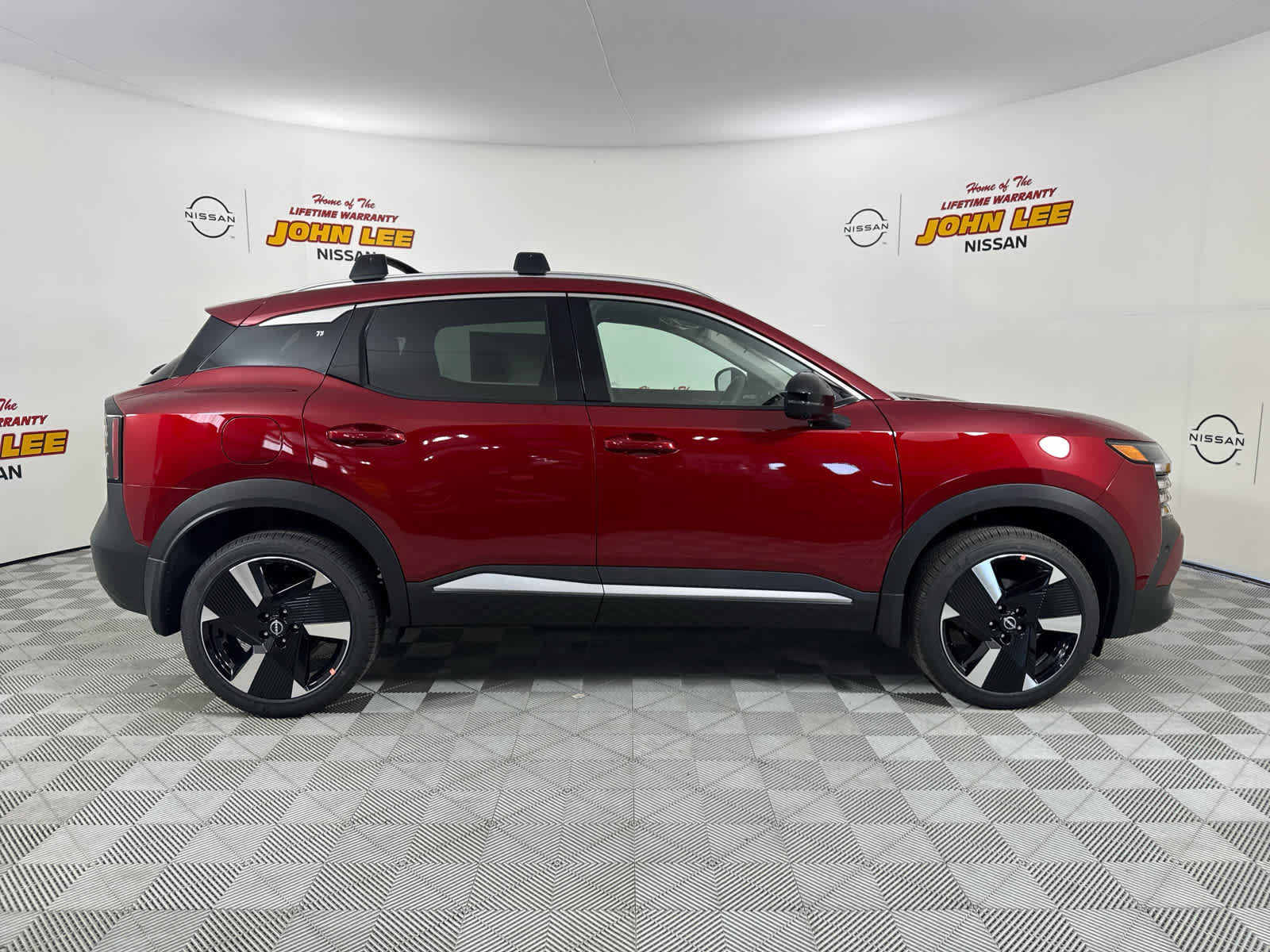 New 2026 Nissan Kicks SR image 7