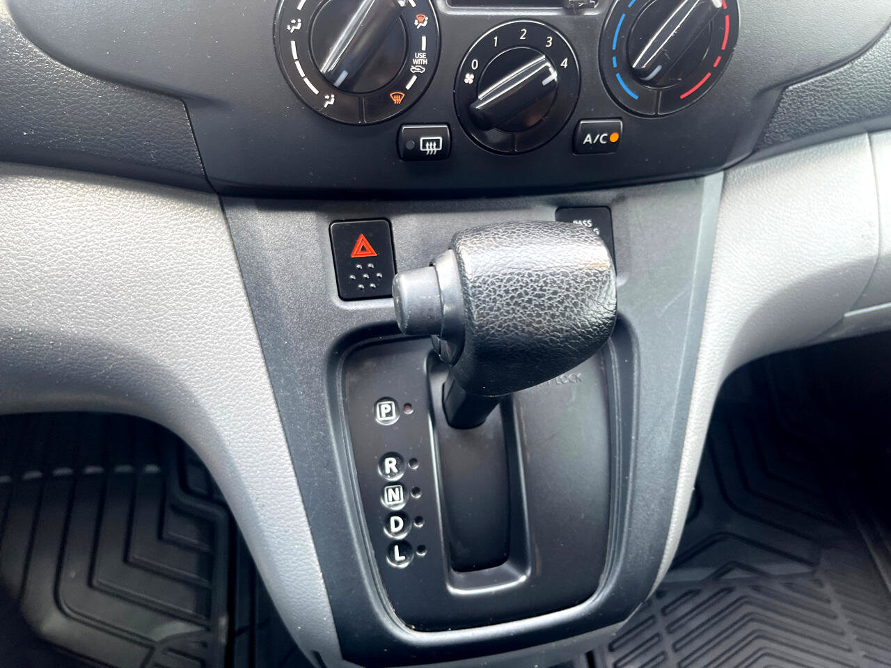Used 2014 Nissan NV200 SV w/ Technology Package image 19